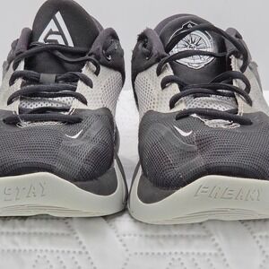 Nike Zoom FREAK 4 Sneakers Youth 6.5 Basketball Black, Gray and White G. Graffit